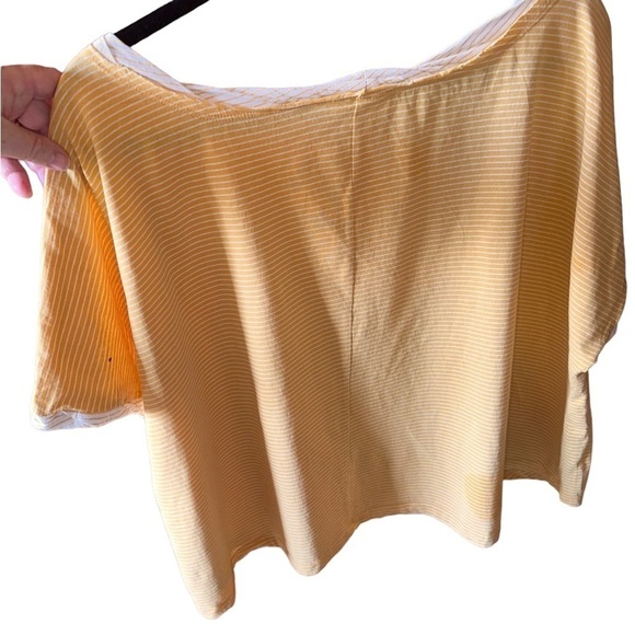 Easel size large buttercup and white pinstripe boxy t-shirt. EUC. Relaxed fit - Picture 2 of 6